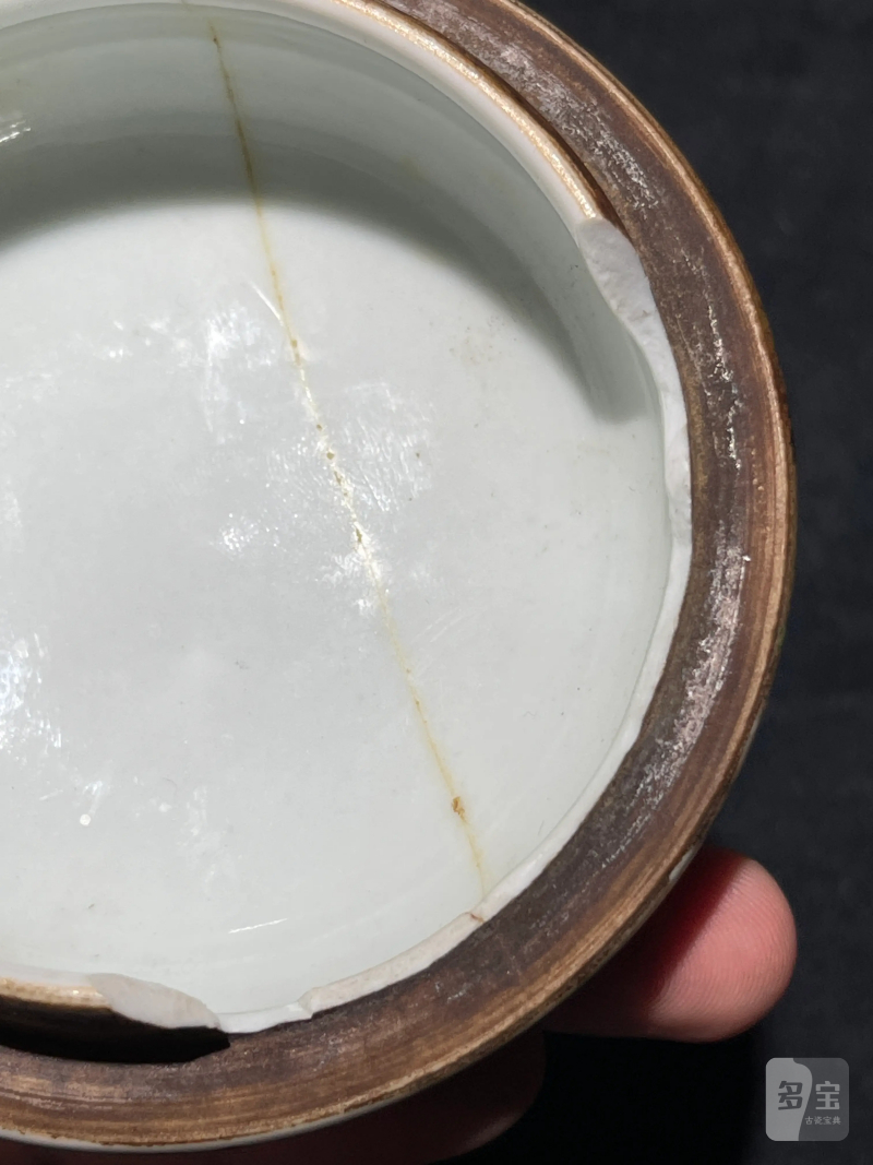 清代 色地粉彩凤穿花纹盖罐 - 图19
